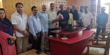 MIB promotes 17 senior IIS Group A officers, Ghulam Abbas JD Jammu, Tariq Ahmad Rather has taken over as HoO PIB