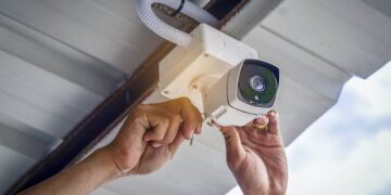 Police urge people to install CCTVs in Srinagar