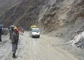 Jammu-Srinagar national highway Closed due to shooting stones