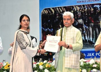LG. Manoj Sinha Hands Over Appointment Letters to New J&K Police Constables