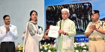LG. Manoj Sinha Hands Over Appointment Letters to New J&K Police Constables